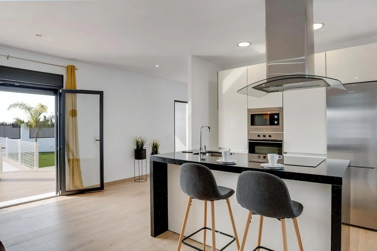 Villa Sandra Solo Familias Cadiz 0*,